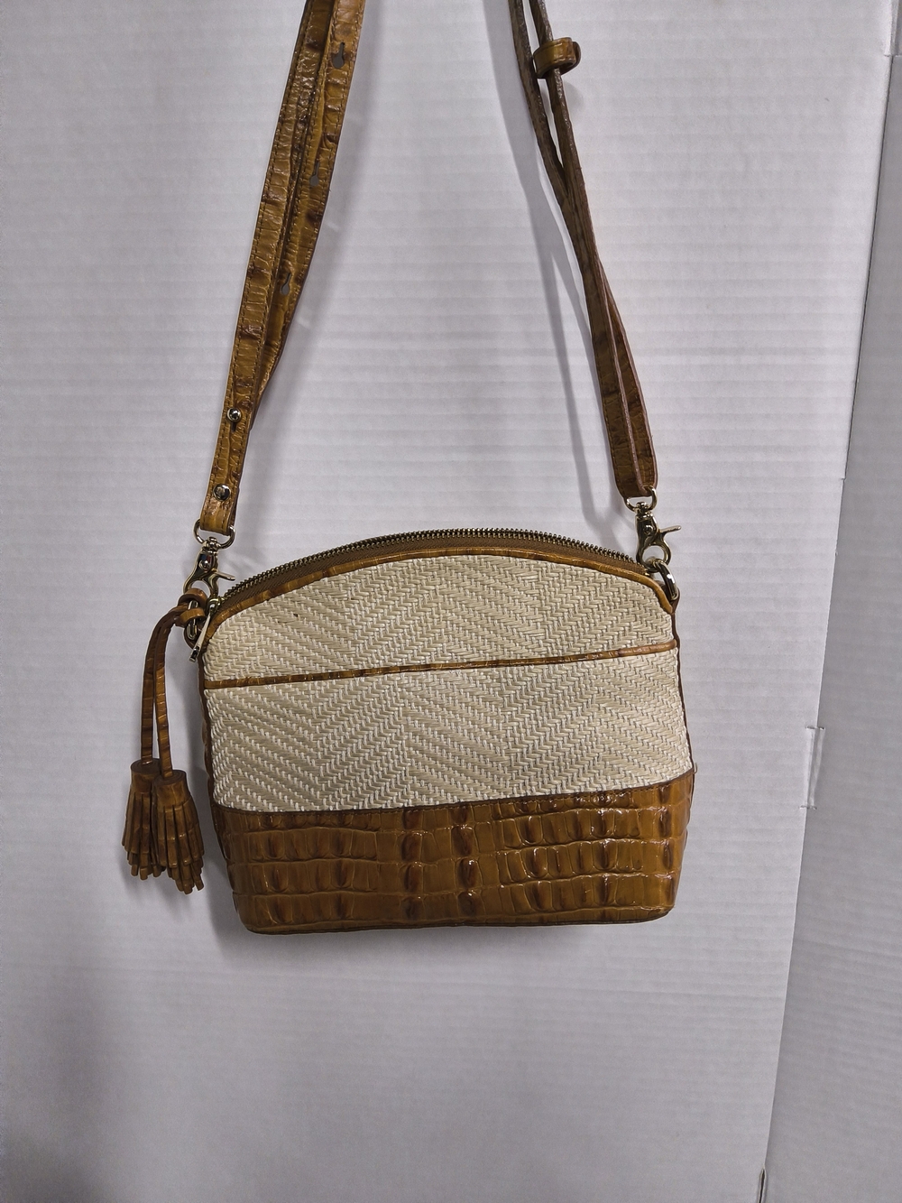 Preloved Brahmin Woven Cream & Pecan Brown Crossbody Bag with Tassel